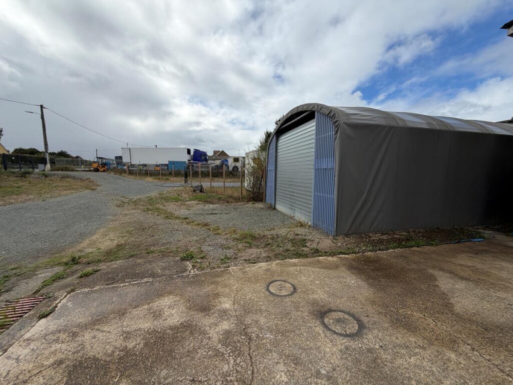 Local commercial – 115m² – La Richardais