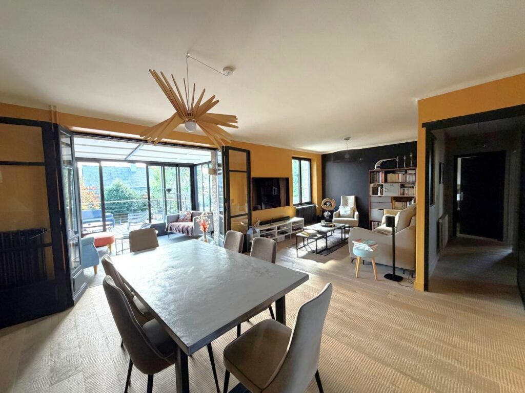 Maison – 6 pièces – 242.5m² – Dinard