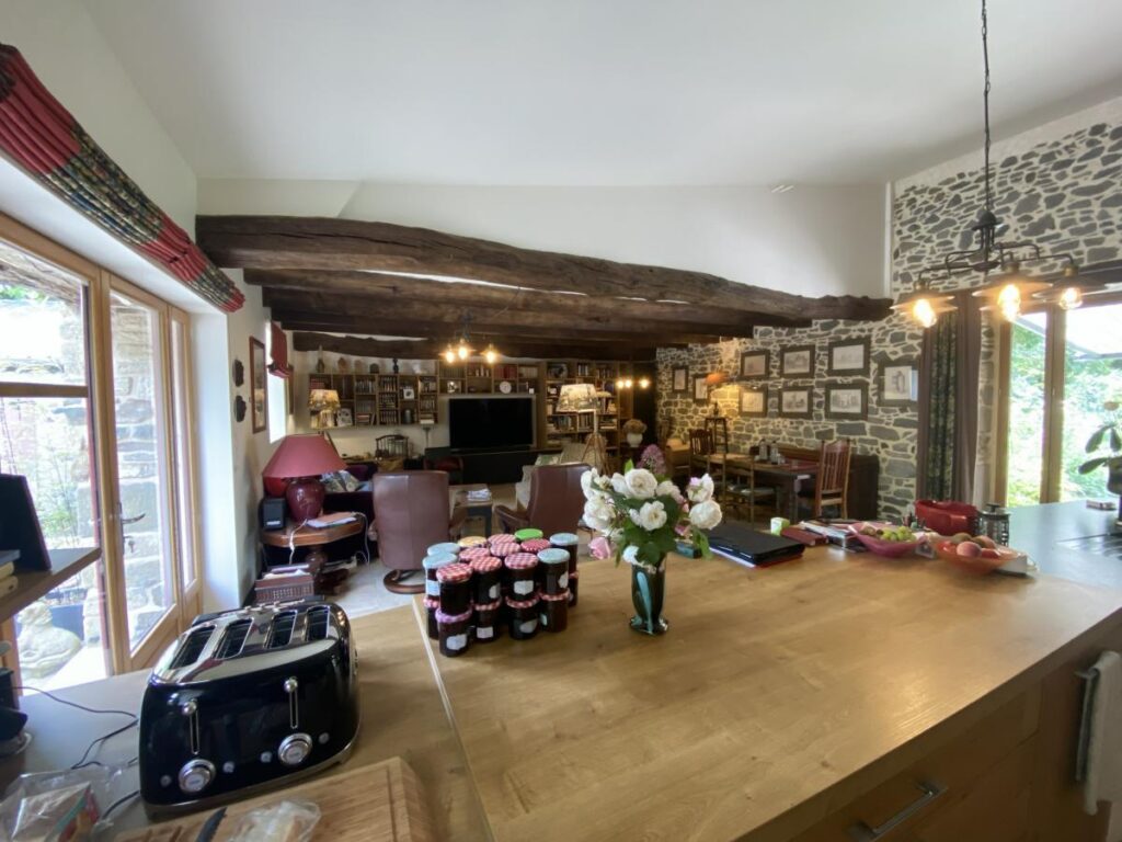 Maison – 6 pièces – 182.84m² – Saint-Thual