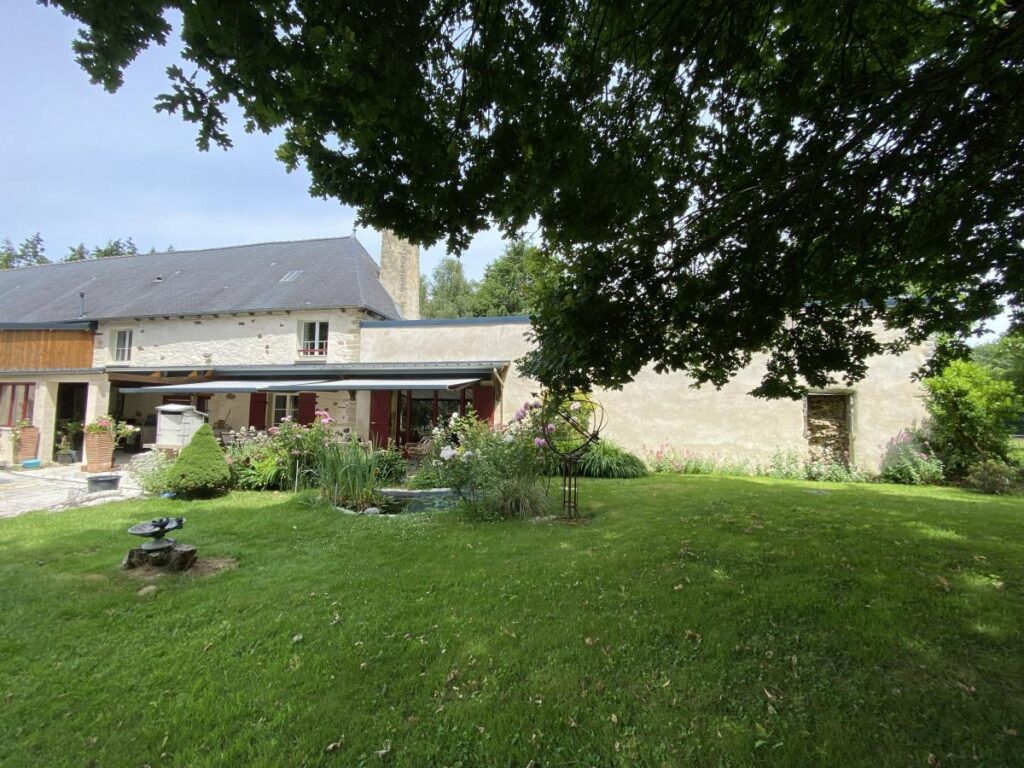 Maison – 6 pièces – 182.84m² – Saint-Thual