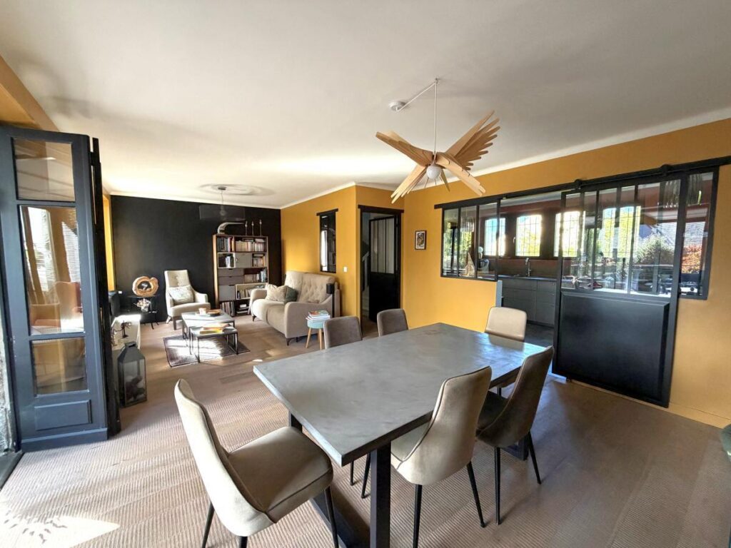 Maison – 6 pièces – 242.5m² – Dinard